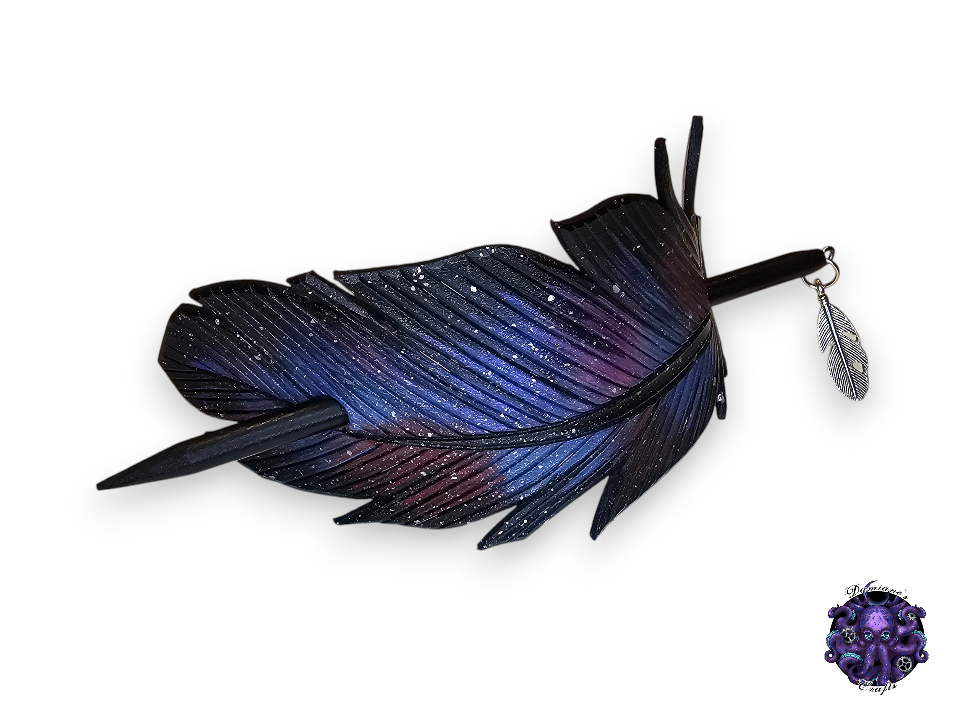 Cuero auténtico, horquilla, palo de madera, cuervo, pluma, nebulosa