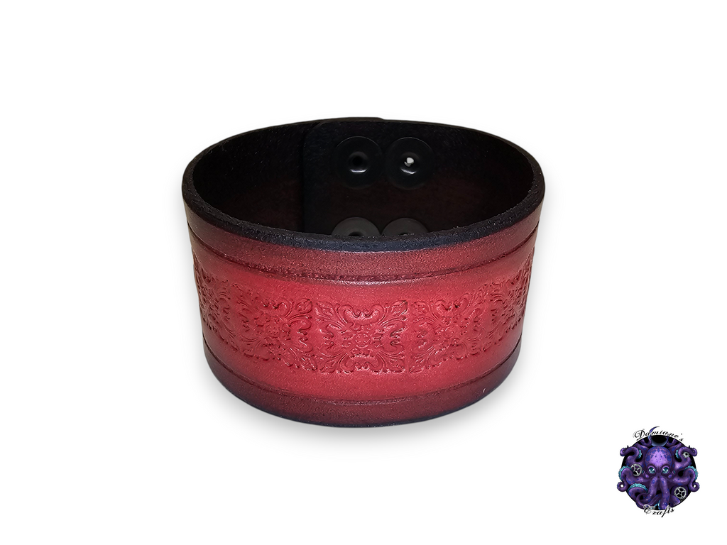 Real leather, Wristband, Wristcuff, Cuff, Bracelet, Fleur de lys, fleur-de-lis, France, Medieval, gothic, punk, rock, metal, heavy metal, mode accessory, Red