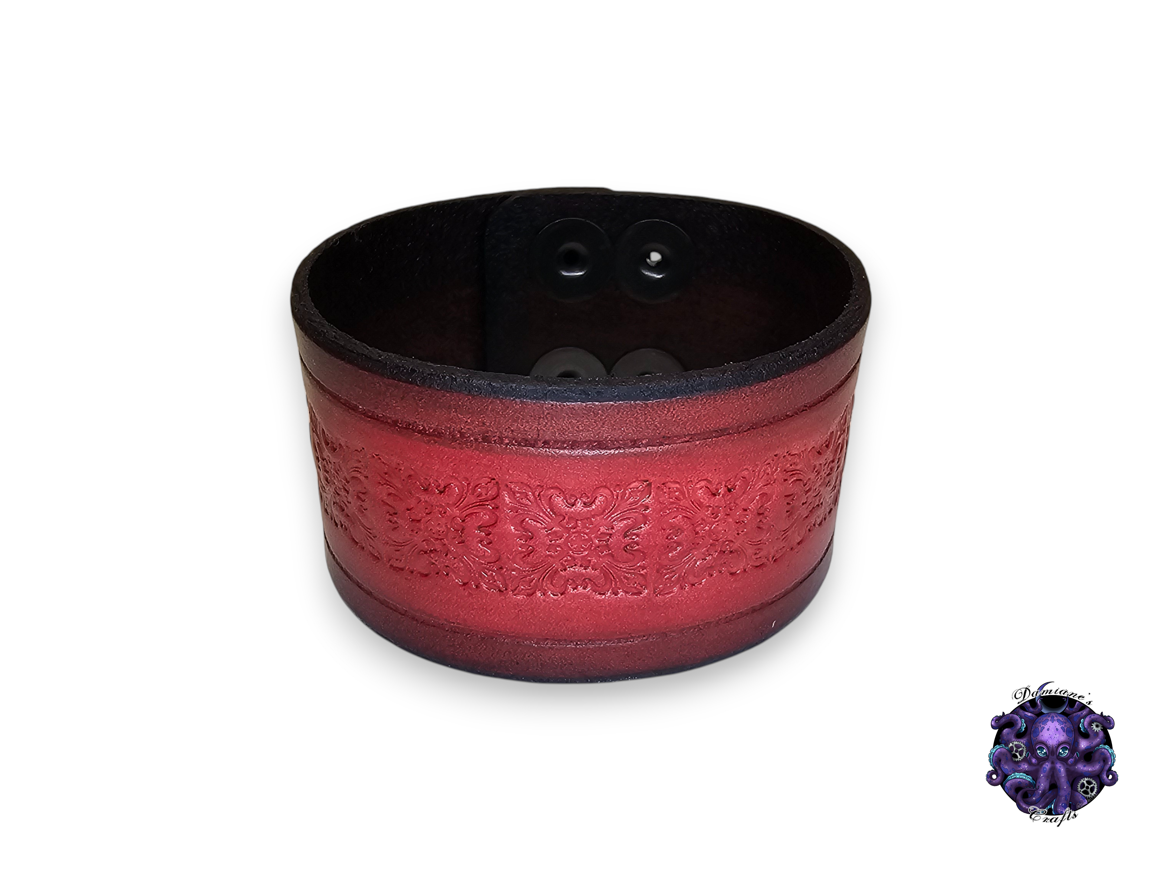 Real leather, Wristband, Wristcuff, Cuff, Bracelet, Fleur de lys, fleur-de-lis, France, Medieval, gothic, punk, rock, metal, heavy metal, mode accessory, Red