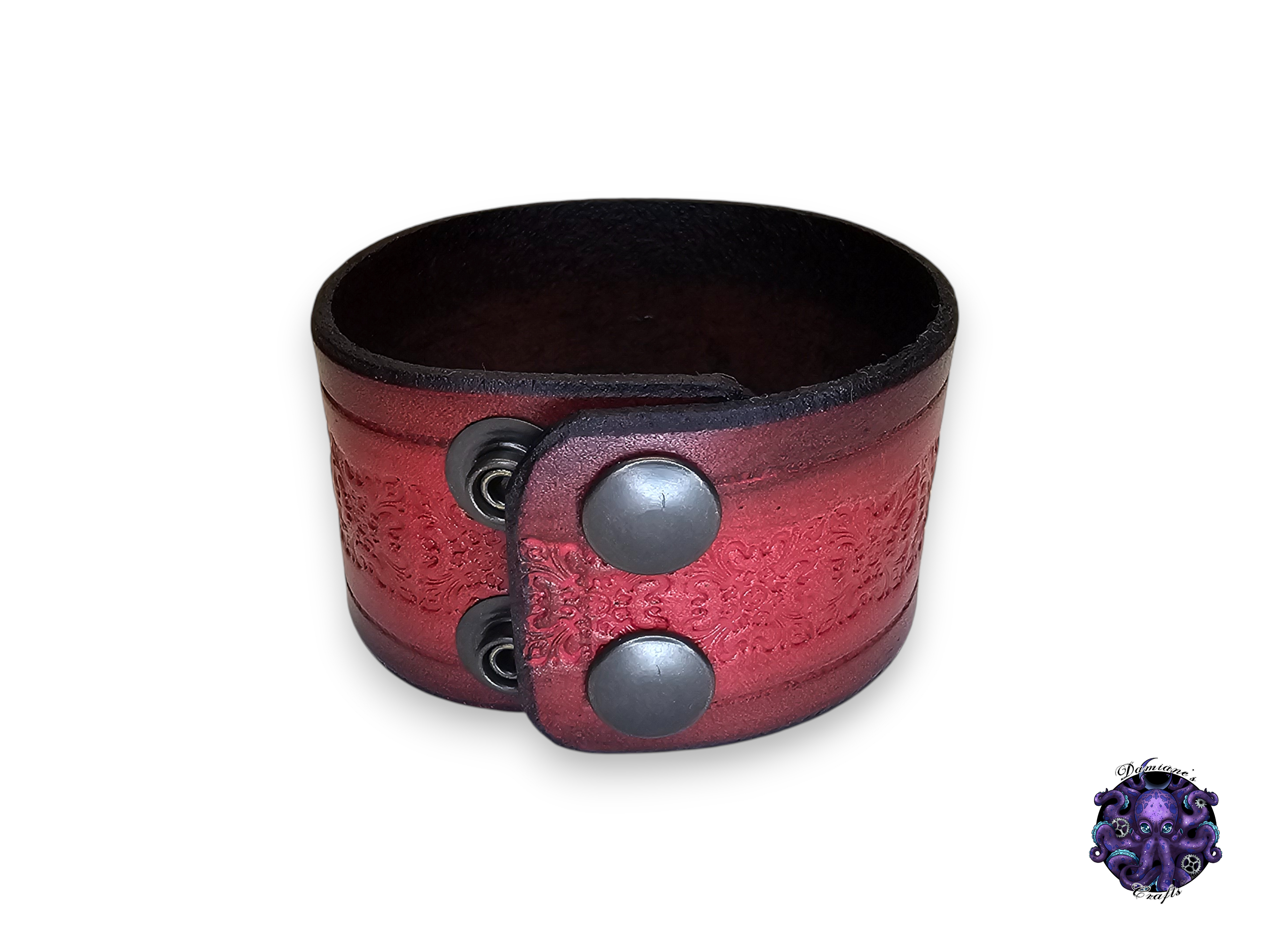 Real leather, Wristband, Wristcuff, Cuff, Bracelet, Fleur de lys, fleur-de-lis, France, Medieval, gothic, punk, rock, metal, heavy metal, mode accessory, Red