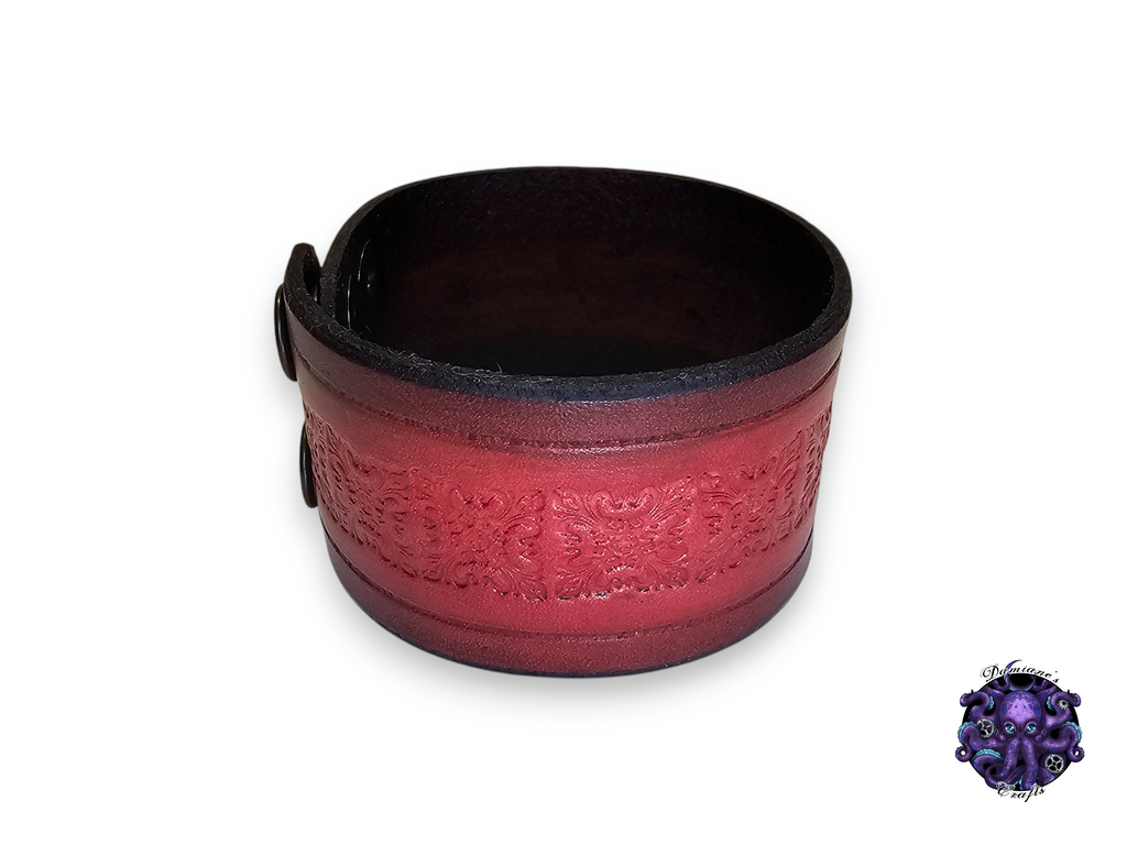 Real leather, Wristband, Wristcuff, Cuff, Bracelet, Fleur de lys, fleur-de-lis, France, Medieval, gothic, punk, rock, metal, heavy metal, mode accessory, Red