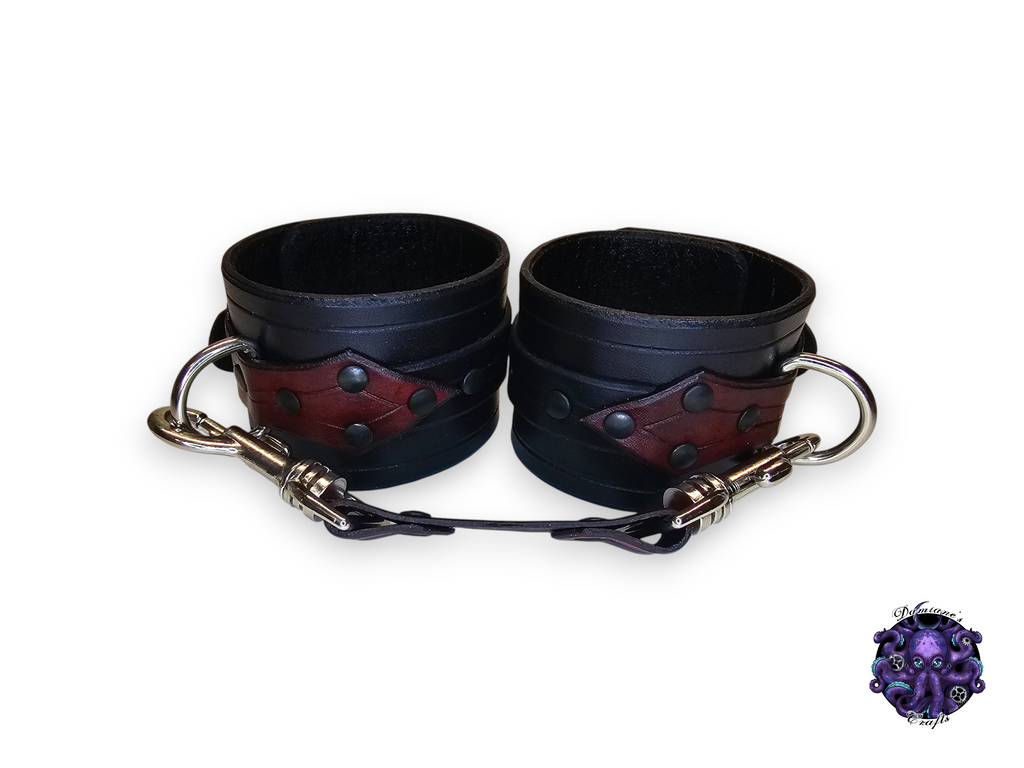 Menottes en cuir véritable, menottes de poignet, menottes à double point, style médiéval, gothique, punk, rock, métal, heavy metal, accessoire de mode, BDSM, poignet, entrave