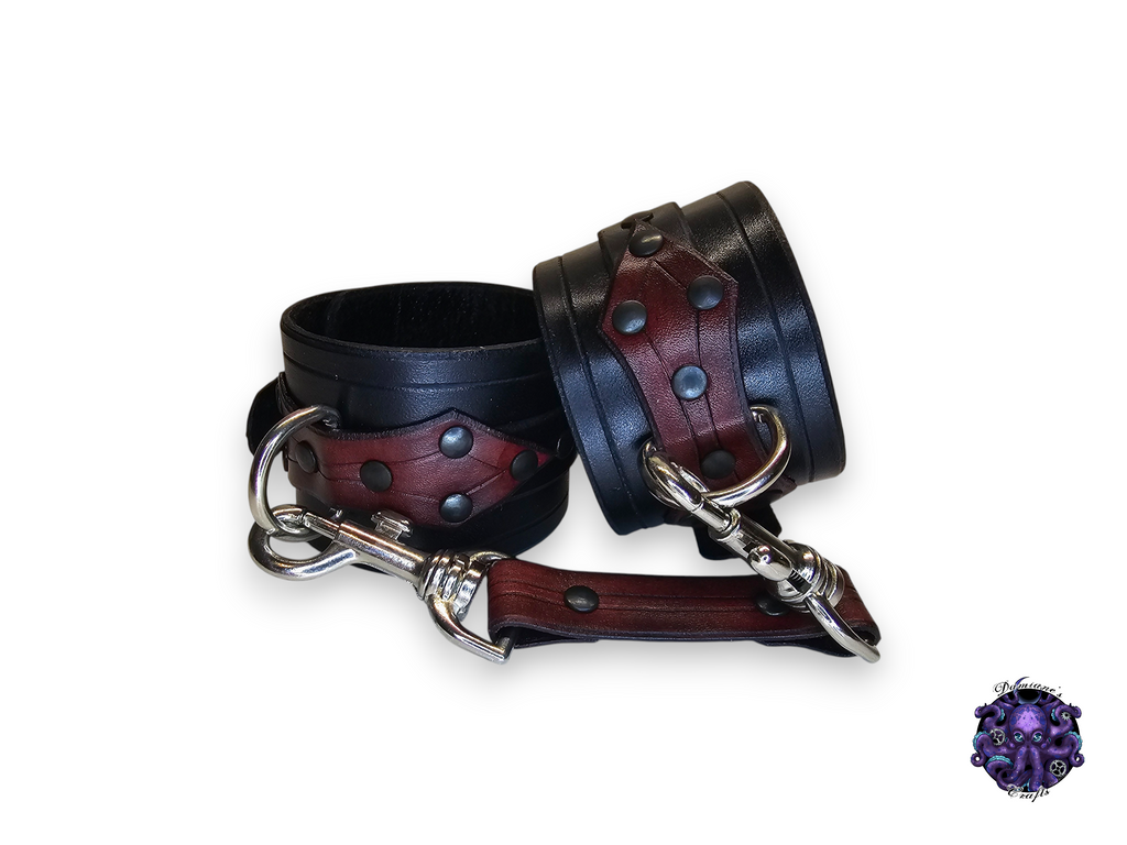 Menottes en cuir véritable, menottes de poignet, menottes à double point, style médiéval, gothique, punk, rock, métal, heavy metal, accessoire de mode, BDSM, poignet, entrave