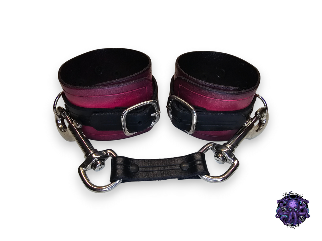 Cuero auténtico, esposas, muñequeras, puños, luna creciente, medieval, gótico, punk, rock, metal, heavy metal, accesorio de moda, bdsm, muñeca, ataduras, rosa