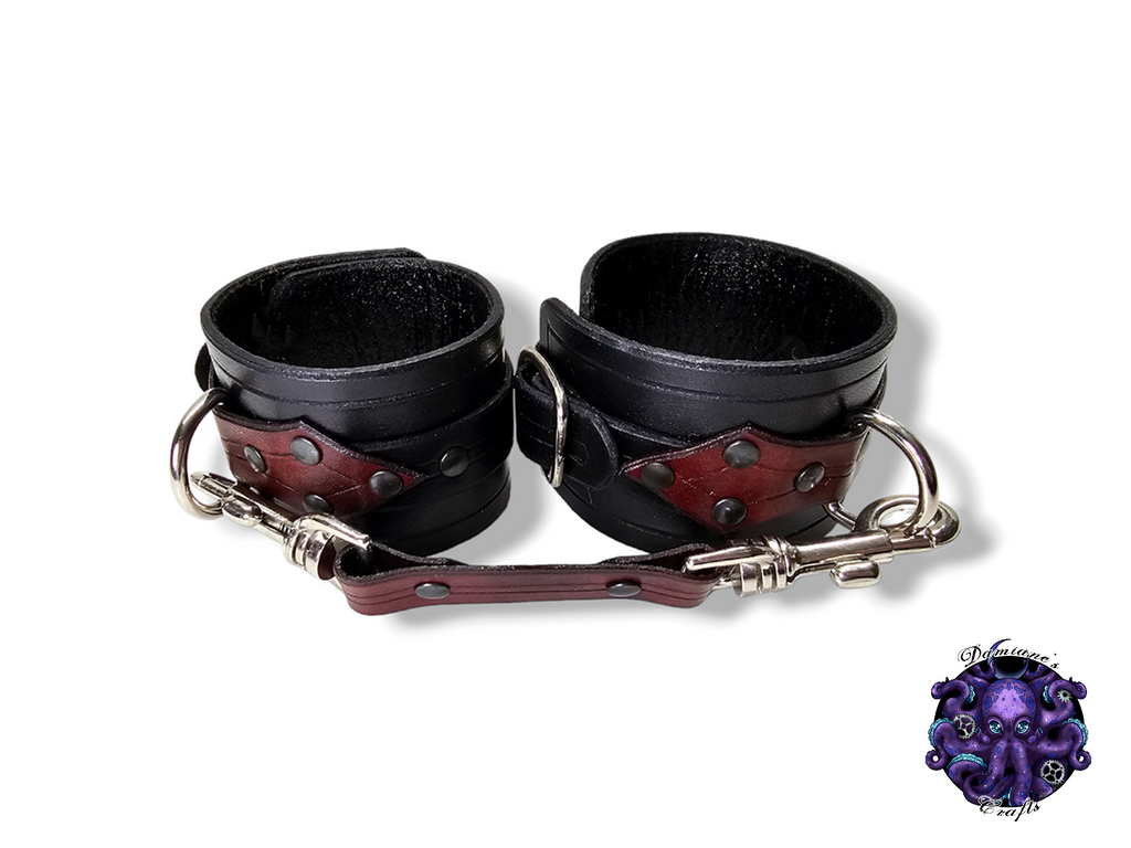 Menottes en cuir véritable, menottes de poignet, menottes à double point, style médiéval, gothique, punk, rock, métal, heavy metal, accessoire de mode, BDSM, poignet, entrave