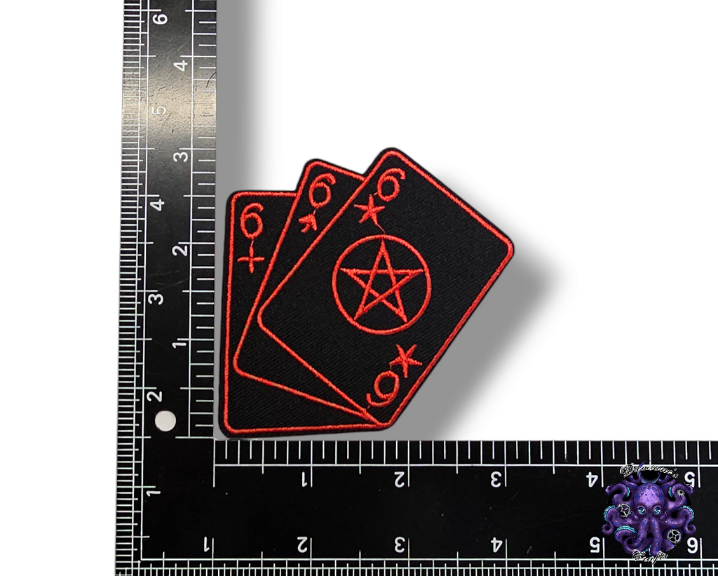 Écusson brodé, thermocollant, colle, matériel de loisirs créatifs, broderie, tissu, gothique, Halloween, effrayant, squelette, cartes, enfer, 666, pentacle, Baphomet, médecin de la peste, mort, diable, Satan